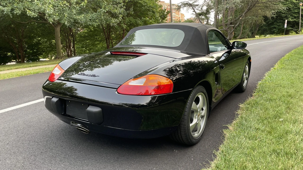 2002 Porsche 986 Boxster - Image 12 of 31
