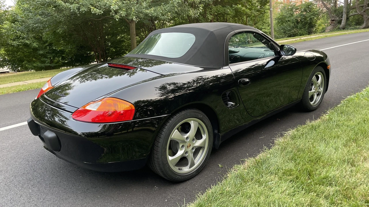 2002 Porsche 986 Boxster - Image 11 of 31