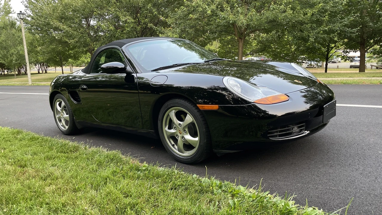 2002 Porsche 986 Boxster - Image 9 of 31