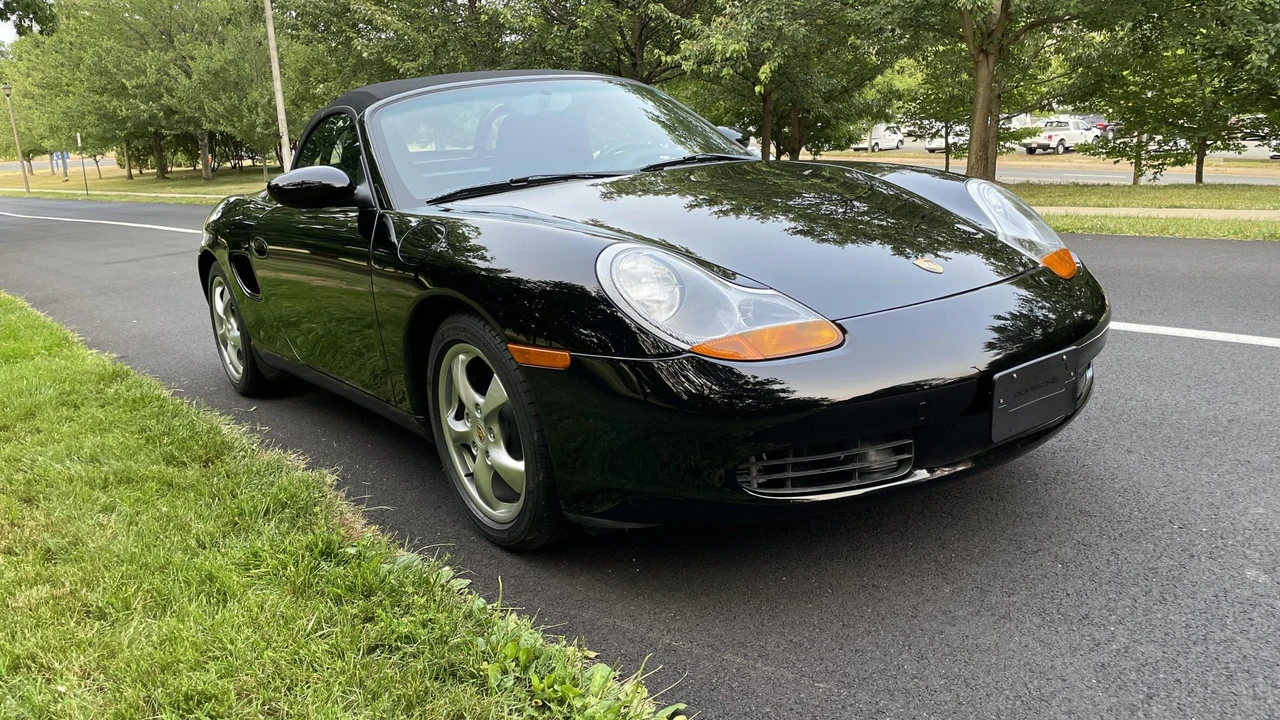 2002 Porsche 986 Boxster - Image 8 of 31