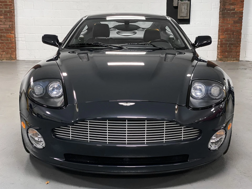 2003 Aston Martin Vanquish 1st Gen - Image 19 of 31