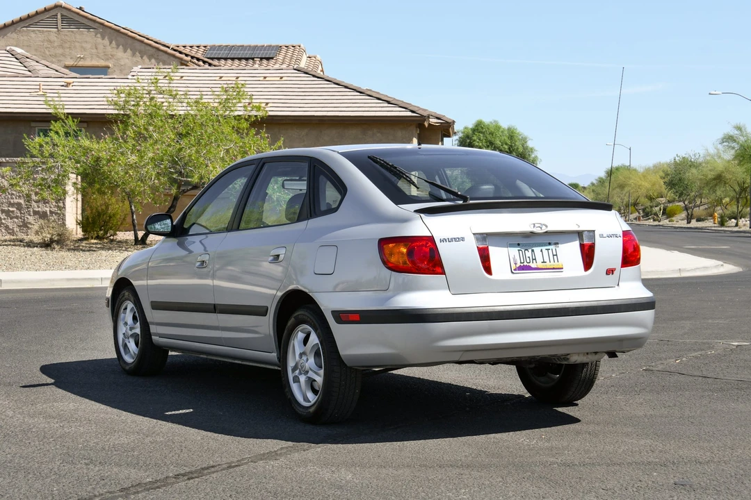 2003 Hyundai Elantra - Image 8 of 31