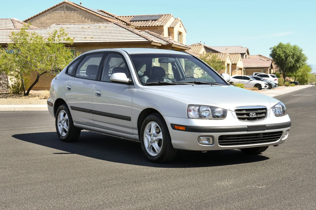 2003 Hyundai Elantra - Image 2 of 31