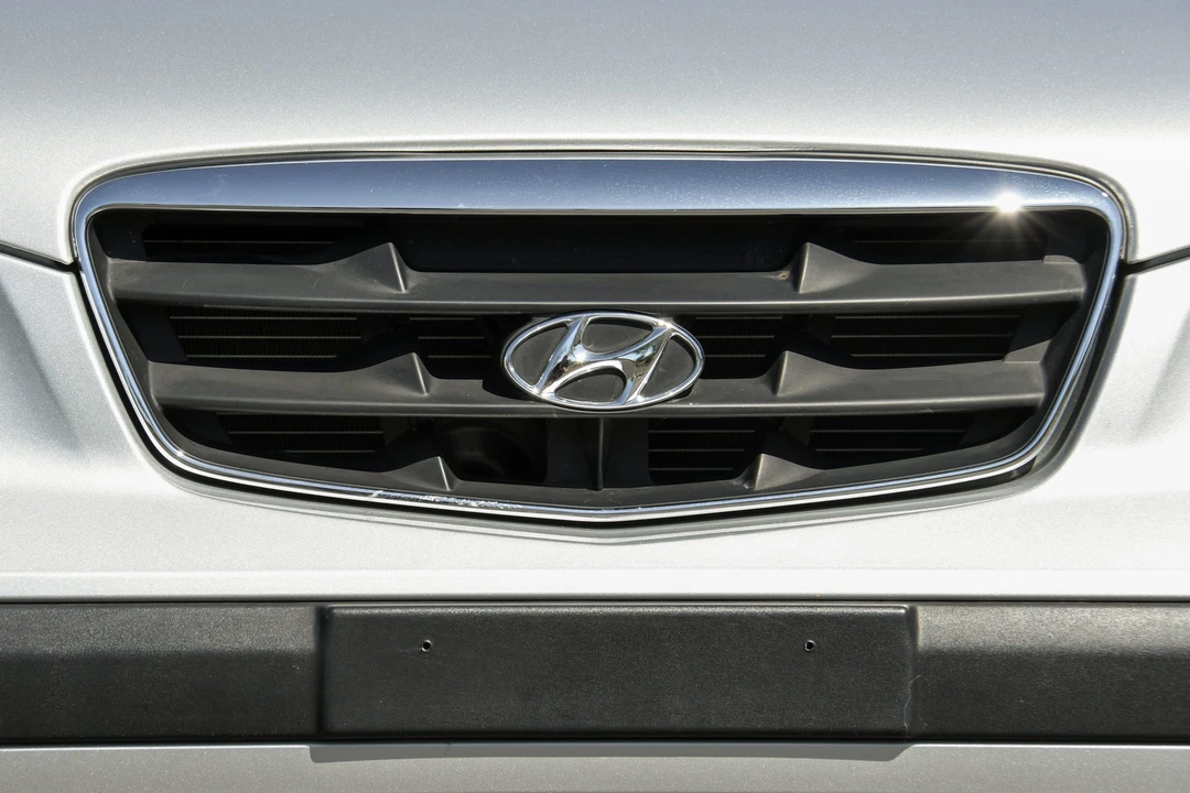 2003 Hyundai Elantra - Image 27 of 31