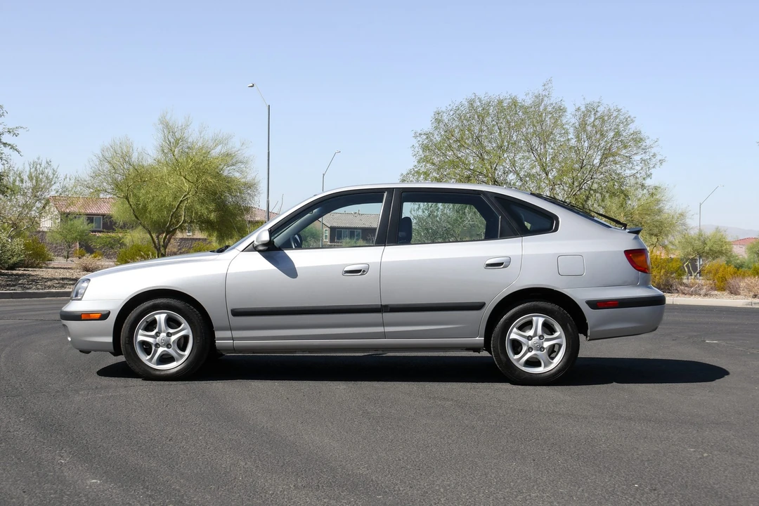 2003 Hyundai Elantra - Image 9 of 31