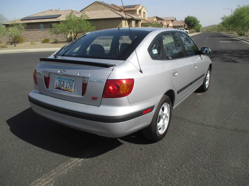 2003 Hyundai Elantra - Image 18 of 31