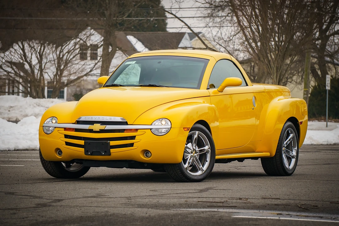 2004 Chevrolet SSR - Image 4 of 31