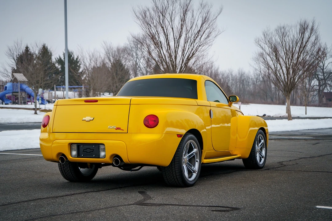 2004 Chevrolet SSR - Image 31 of 31