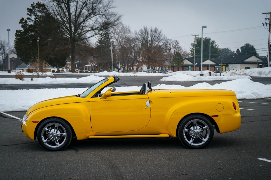 2004 Chevrolet SSR - Image 22 of 31