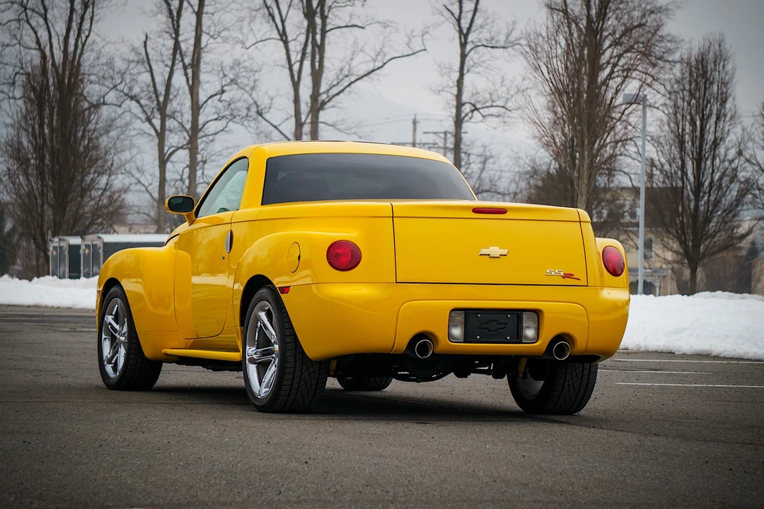 2004 Chevrolet SSR - Image 11 of 31