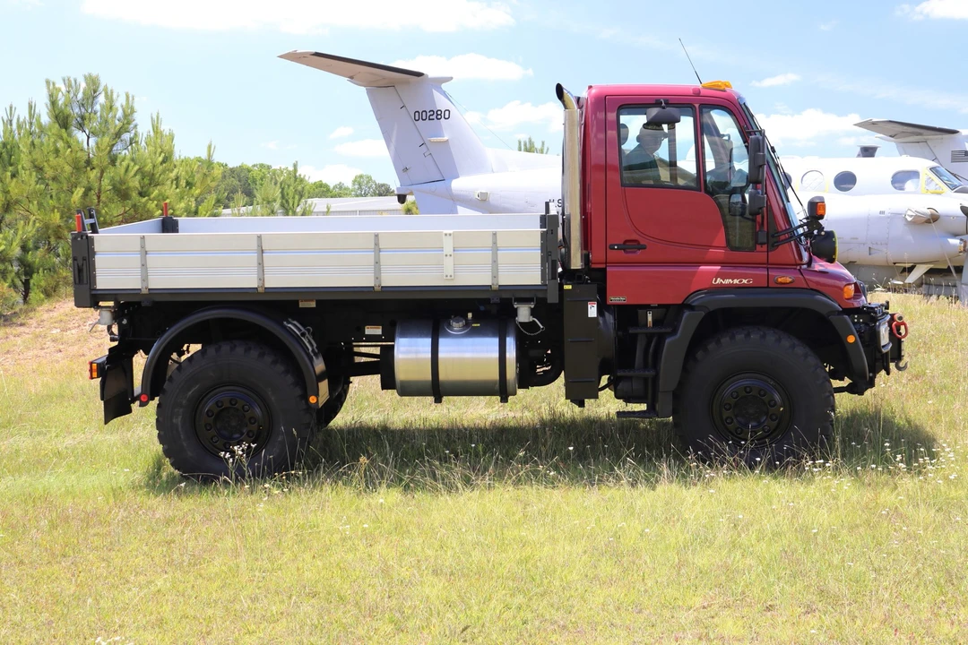 2004 Mercedes-Benz Unimog - Image 10 of 31