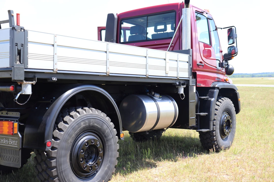 2004 Mercedes-Benz Unimog - Image 14 of 31