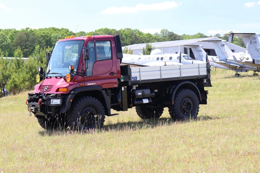 2004 Mercedes-Benz Unimog - Image 2 of 31