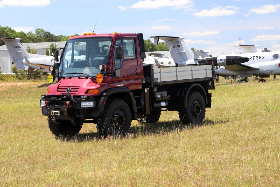 2004 Mercedes-Benz Unimog - Image 3 of 31