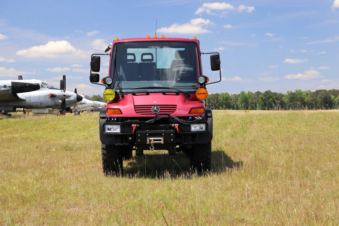 2004 Mercedes-Benz Unimog - Image 4 of 31