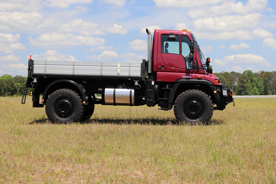 2004 Mercedes-Benz Unimog - Image 8 of 31