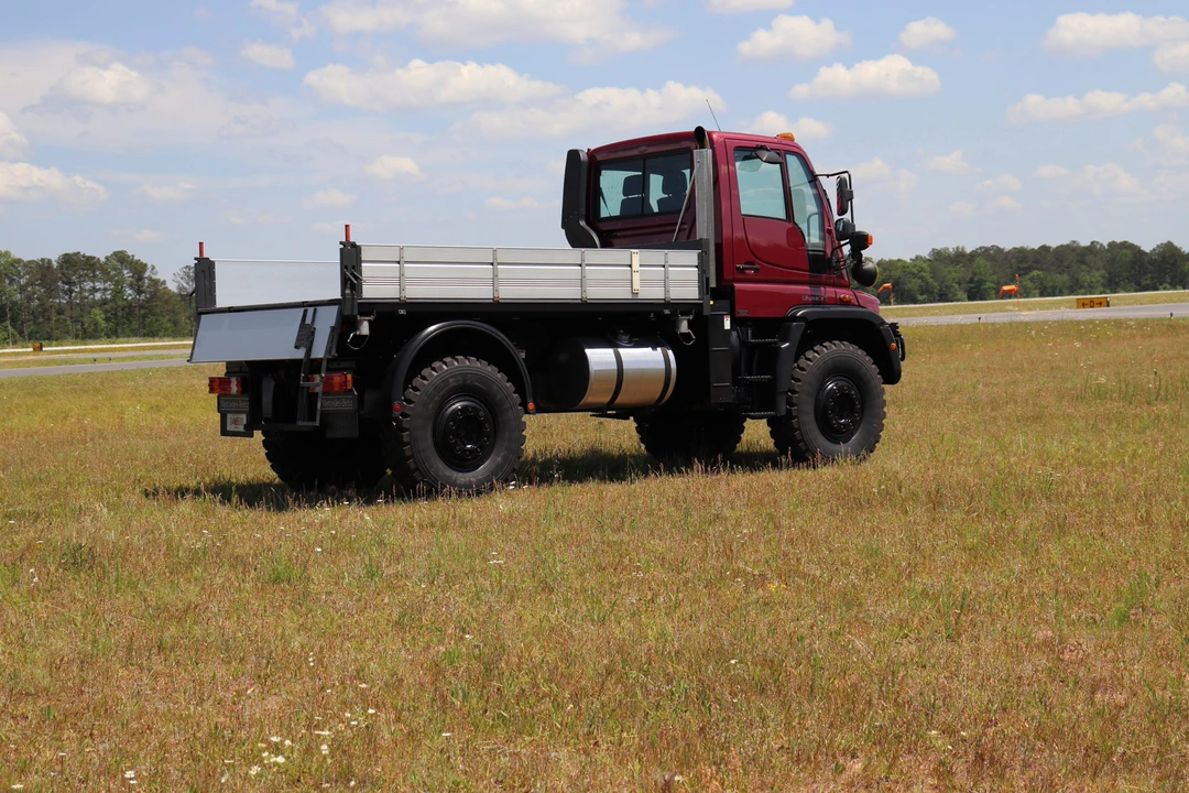 2004 Mercedes-Benz Unimog - Image 12 of 31
