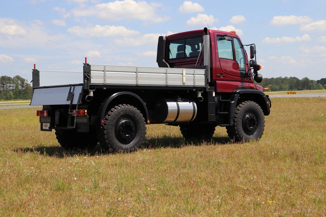 2004 Mercedes-Benz Unimog - Image 13 of 31