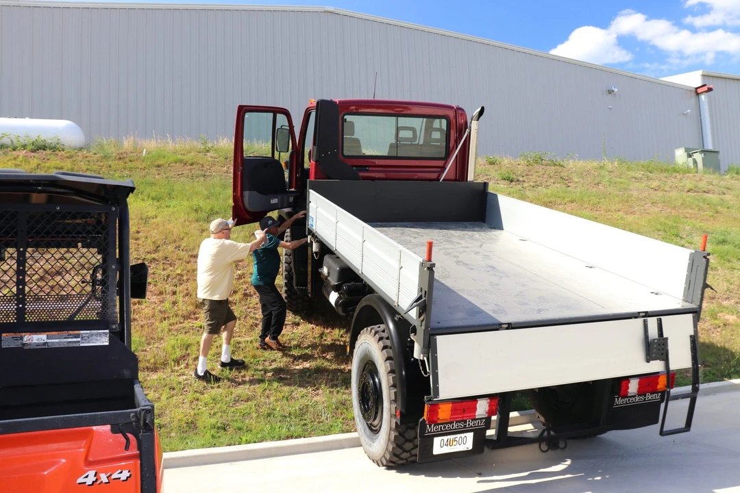 2004 Mercedes-Benz Unimog - Image 20 of 31