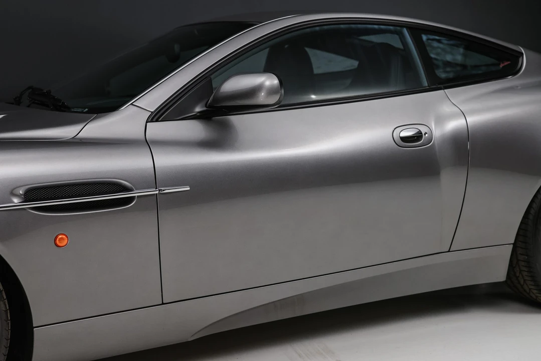 2005 Aston Martin Vanquish 1st Gen - Image 19 of 31