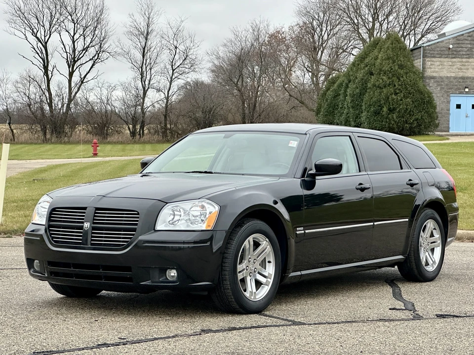2005 Dodge Magnum 2nd Gen Wagon - Image 6 of 31