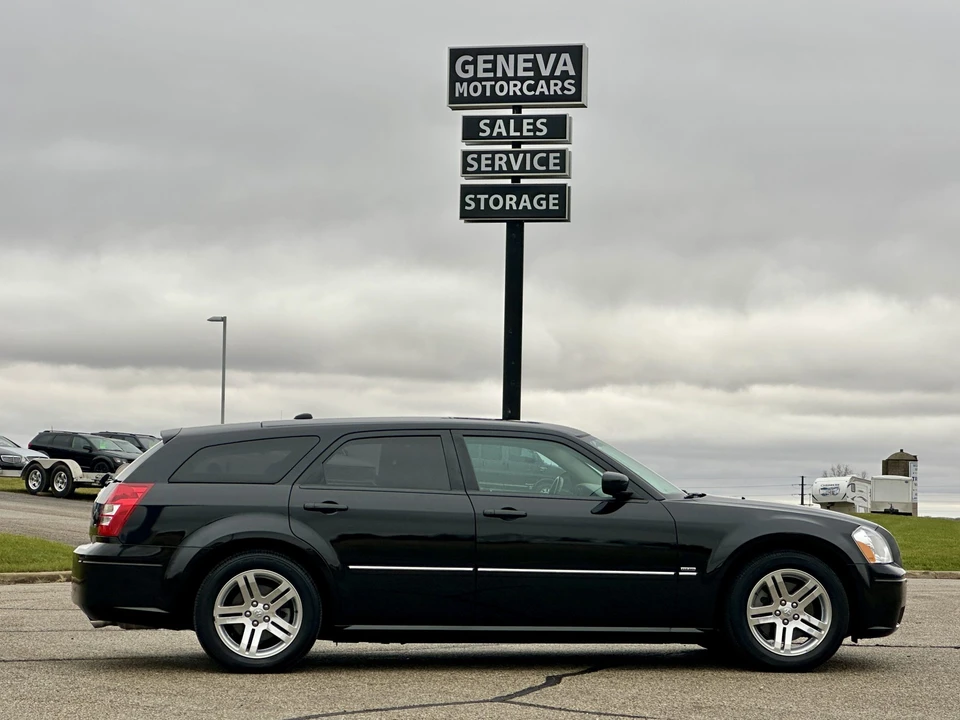 2005 Dodge Magnum 2nd Gen Wagon - Image 13 of 31