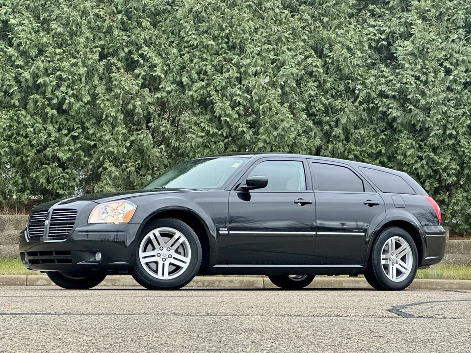 2005 Dodge Magnum 2nd Gen Wagon - Image 5 of 31