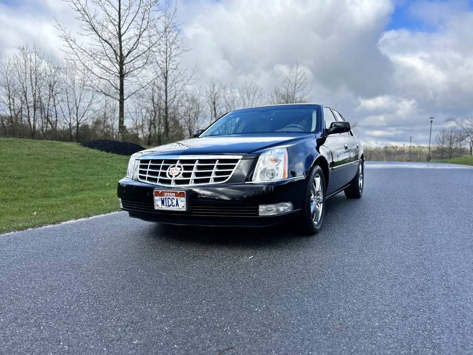 2006 Cadillac DTS - Image 2 of 31