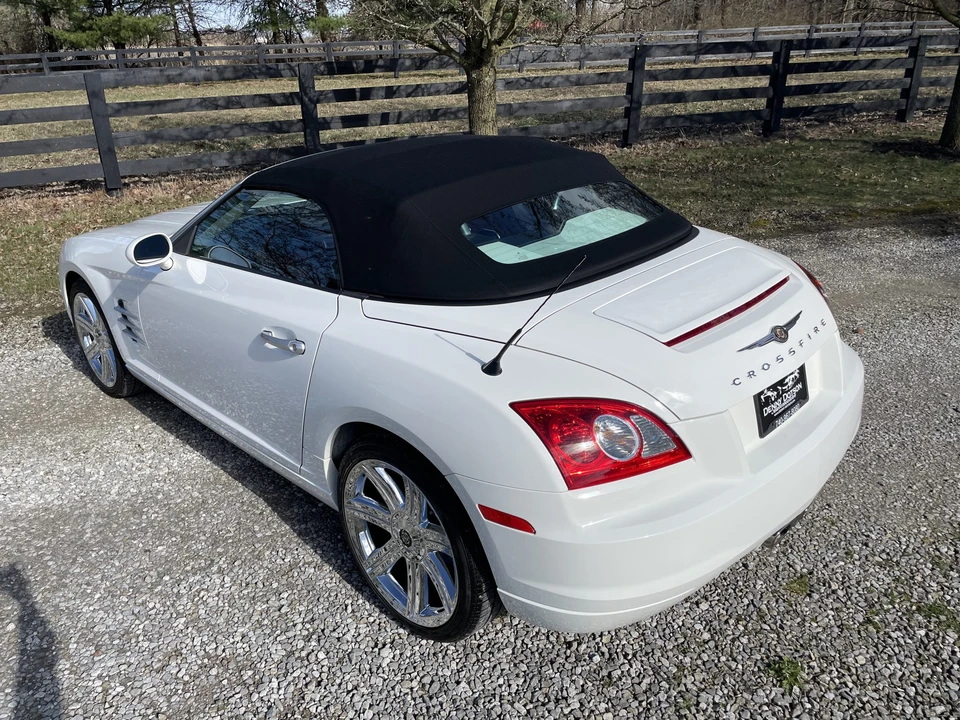 2006 Chrysler Crossfire - Image 28 of 31