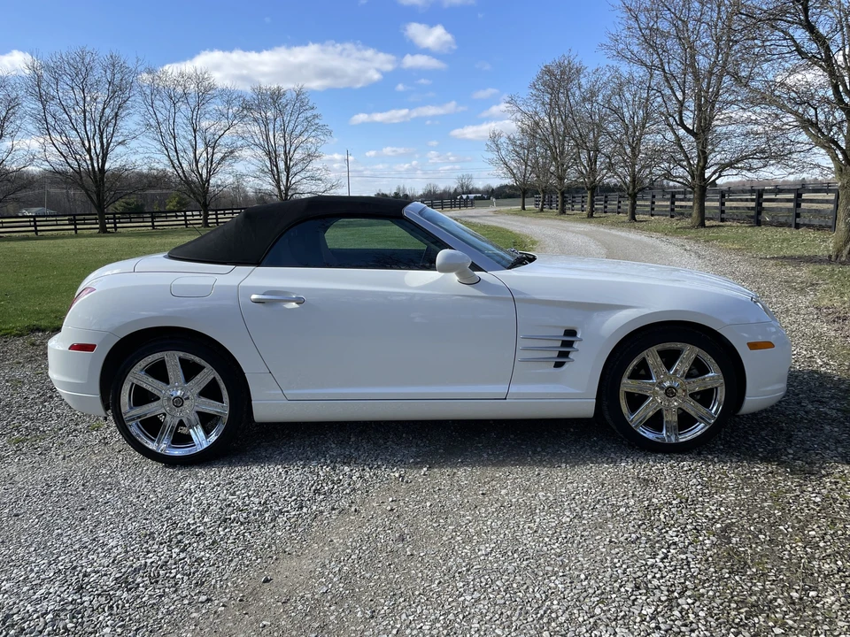 2006 Chrysler Crossfire - Image 18 of 31