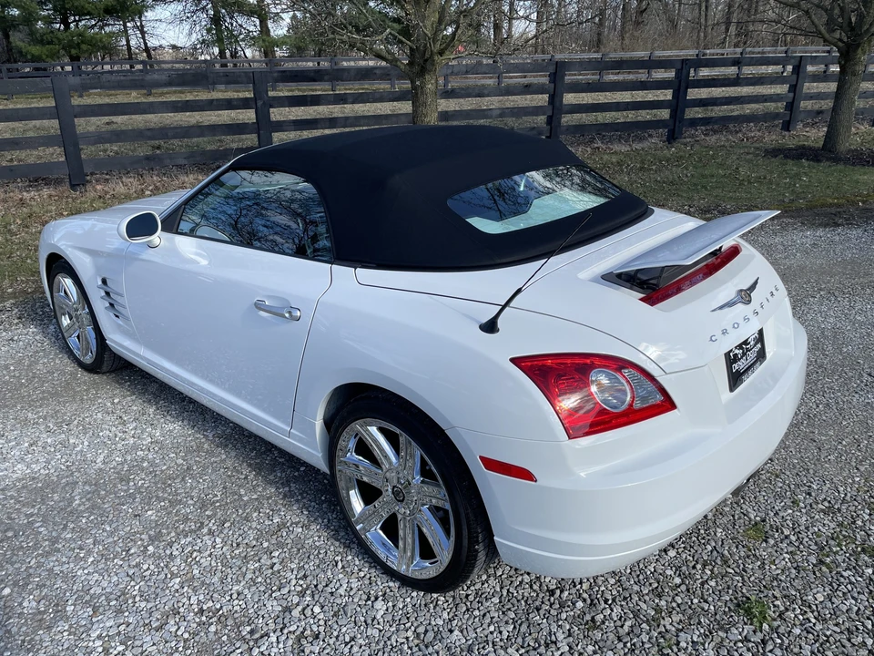 2006 Chrysler Crossfire - Image 26 of 31
