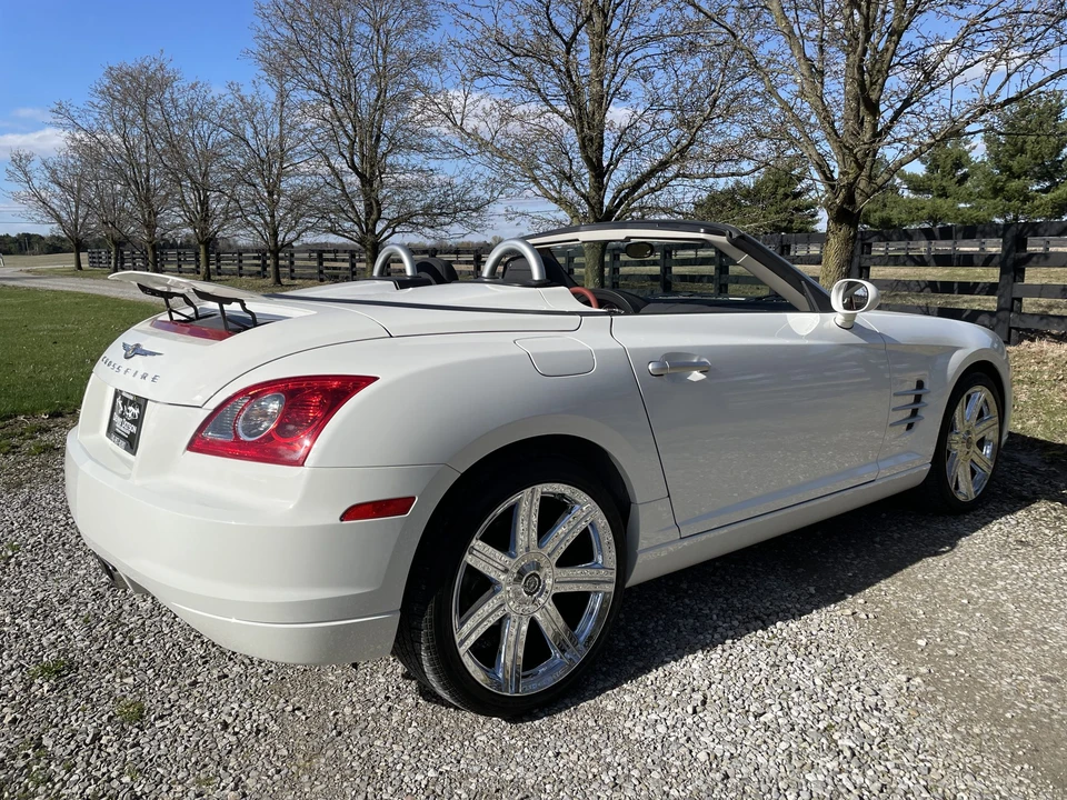 2006 Chrysler Crossfire - Image 16 of 31
