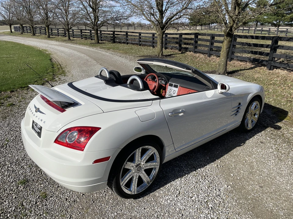 2006 Chrysler Crossfire - Image 14 of 31