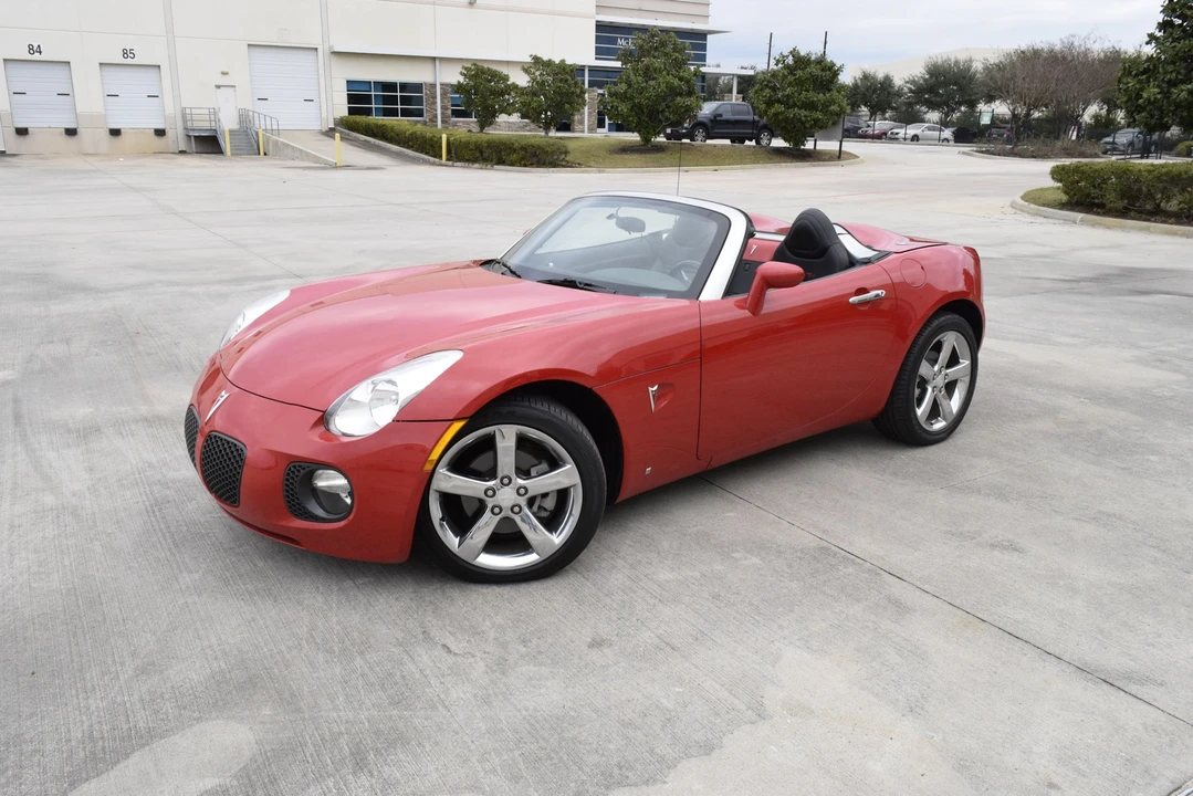 2007 Pontiac Solstice GXP - Image 2 of 31