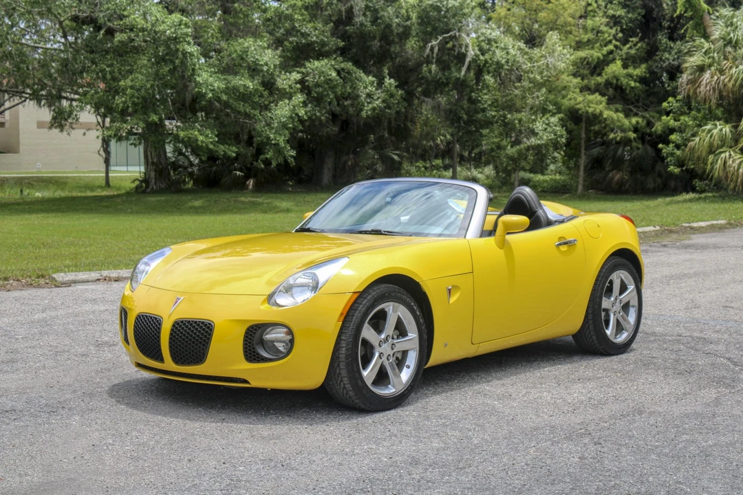 2008 Pontiac Solstice GXP - Image 2 of 31