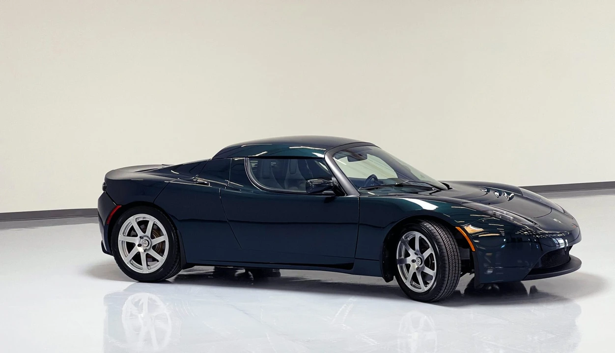 2008 Tesla Roadster - Image 10 of 31