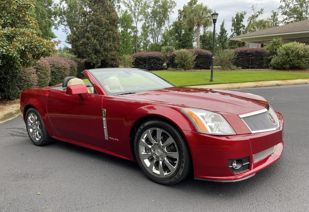 2009 Cadillac XLR - Image 4 of 31