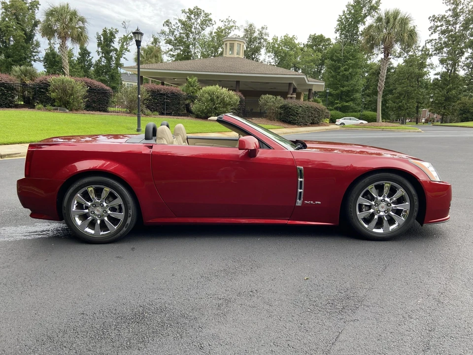2009 Cadillac XLR - Image 5 of 31