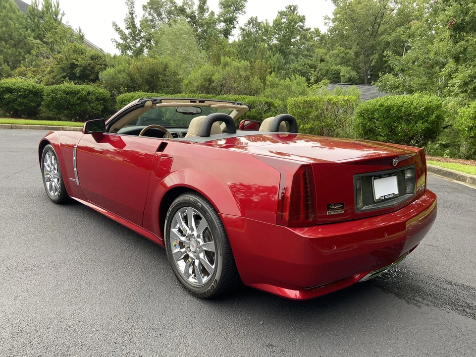 2009 Cadillac XLR - Image 8 of 31