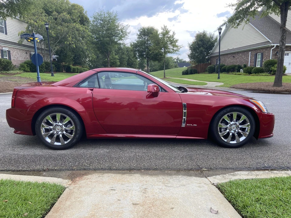 2009 Cadillac XLR - Image 22 of 31