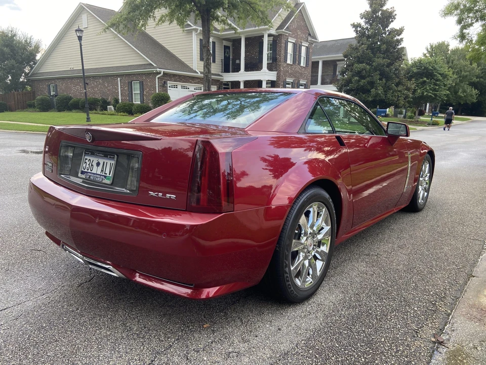 2009 Cadillac XLR - Image 25 of 31