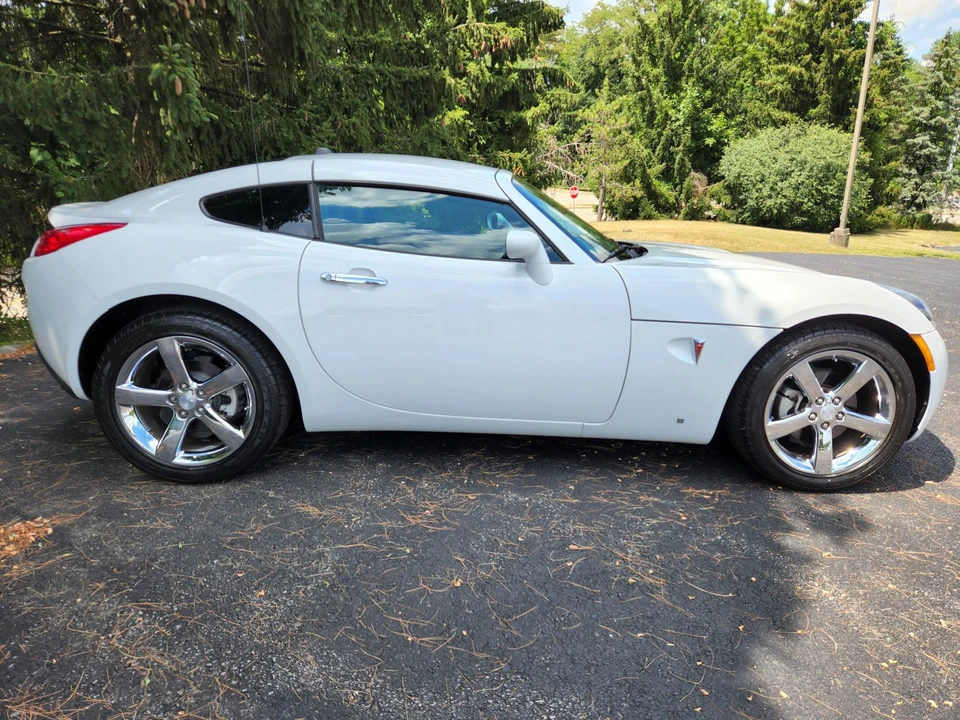 2009 Pontiac Solstice GXP - Image 9 of 31