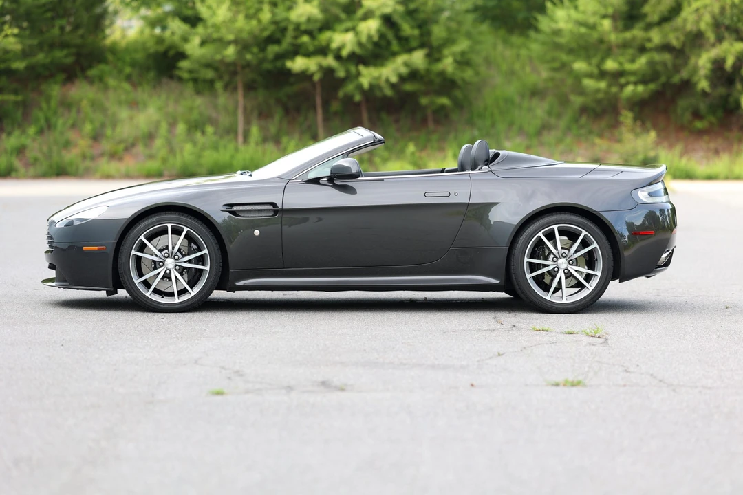 2012 Aston Martin V8 Vantage (2006-2017) - Image 12 of 31