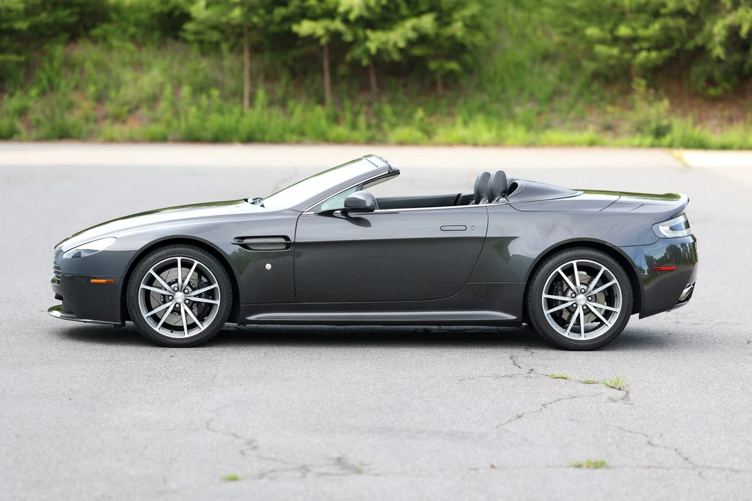 2012 Aston Martin V8 Vantage (2006-2017) - Image 13 of 31
