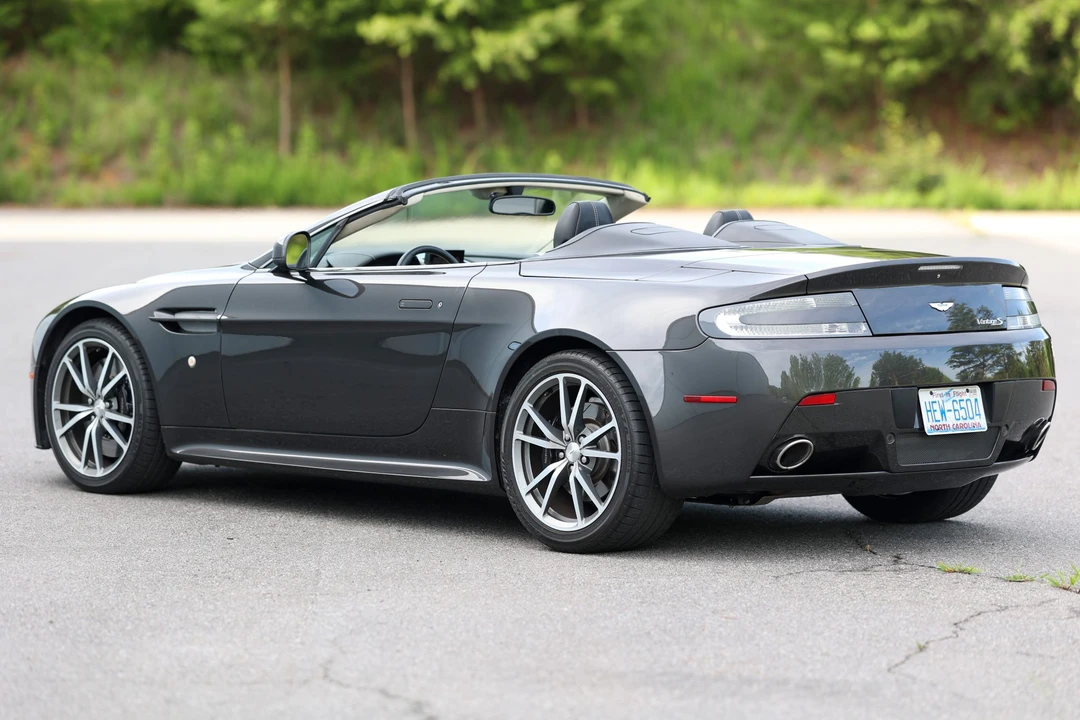 2012 Aston Martin V8 Vantage (2006-2017) - Image 17 of 31