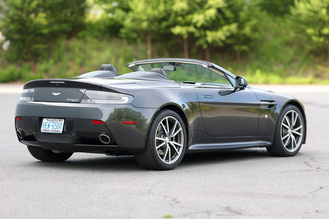 2012 Aston Martin V8 Vantage (2006-2017) - Image 23 of 31