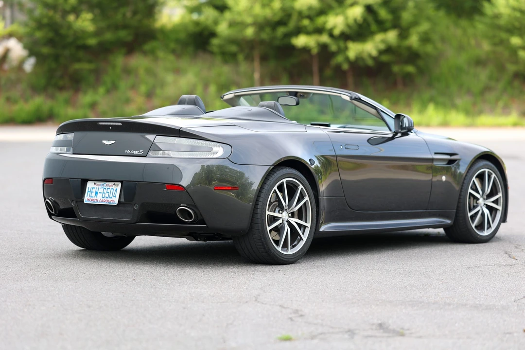 2012 Aston Martin V8 Vantage (2006-2017) - Image 24 of 31