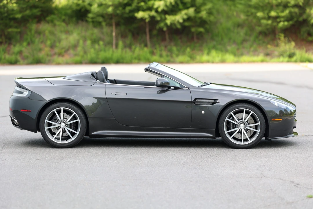 2012 Aston Martin V8 Vantage (2006-2017) - Image 26 of 31