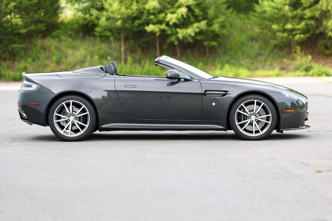2012 Aston Martin V8 Vantage (2006-2017) - Image 28 of 31