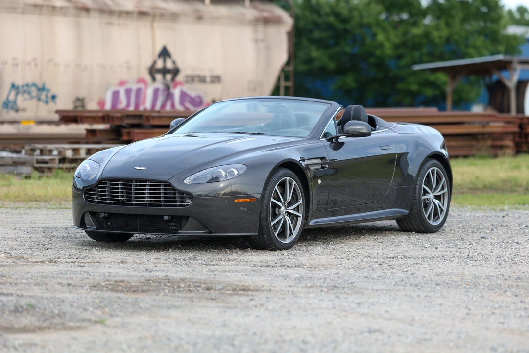2012 Aston Martin V8 Vantage (2006-2017) - Image 4 of 31